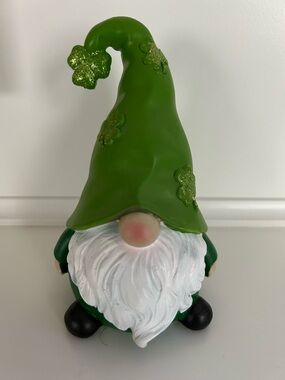 ☘️☘️Green Shamrock Gnome Holiday Figurine - Decorative Home Accent ☘️☘️